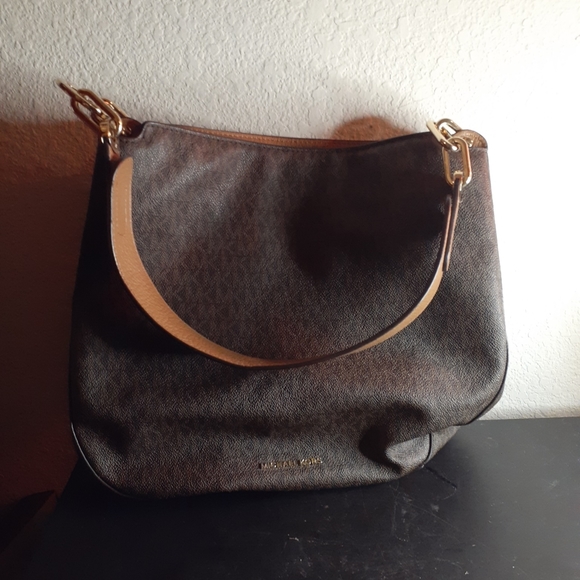GORGEOUS NEW Michael Kors Monogram Canvas 12" Lillie Tote Bag.Retails for $550 - Picture 7 of 7